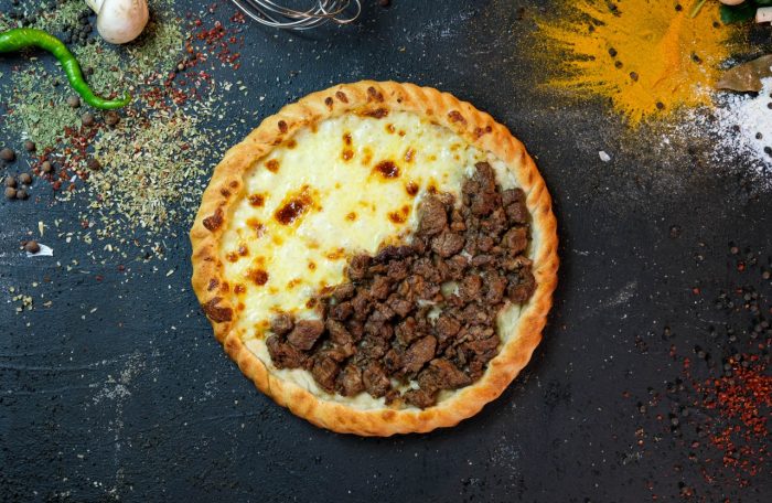 Kavurmalı Kaşarlı Pide
