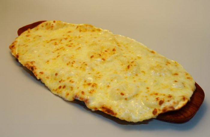 Kaşarlı Lahmacun
